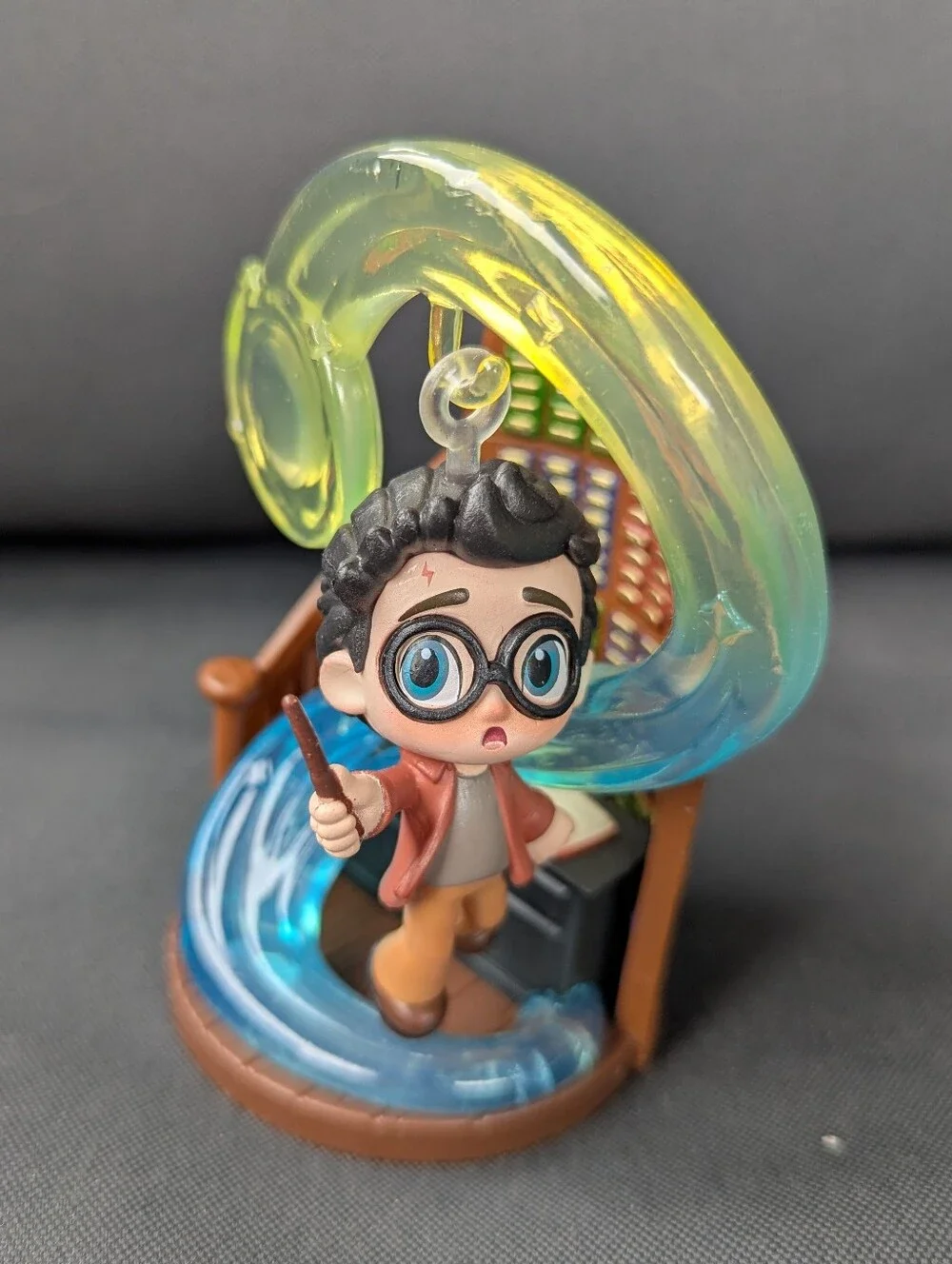Harry Potter Cliff Hangers Hover Figures - A Wand Chooses Harry